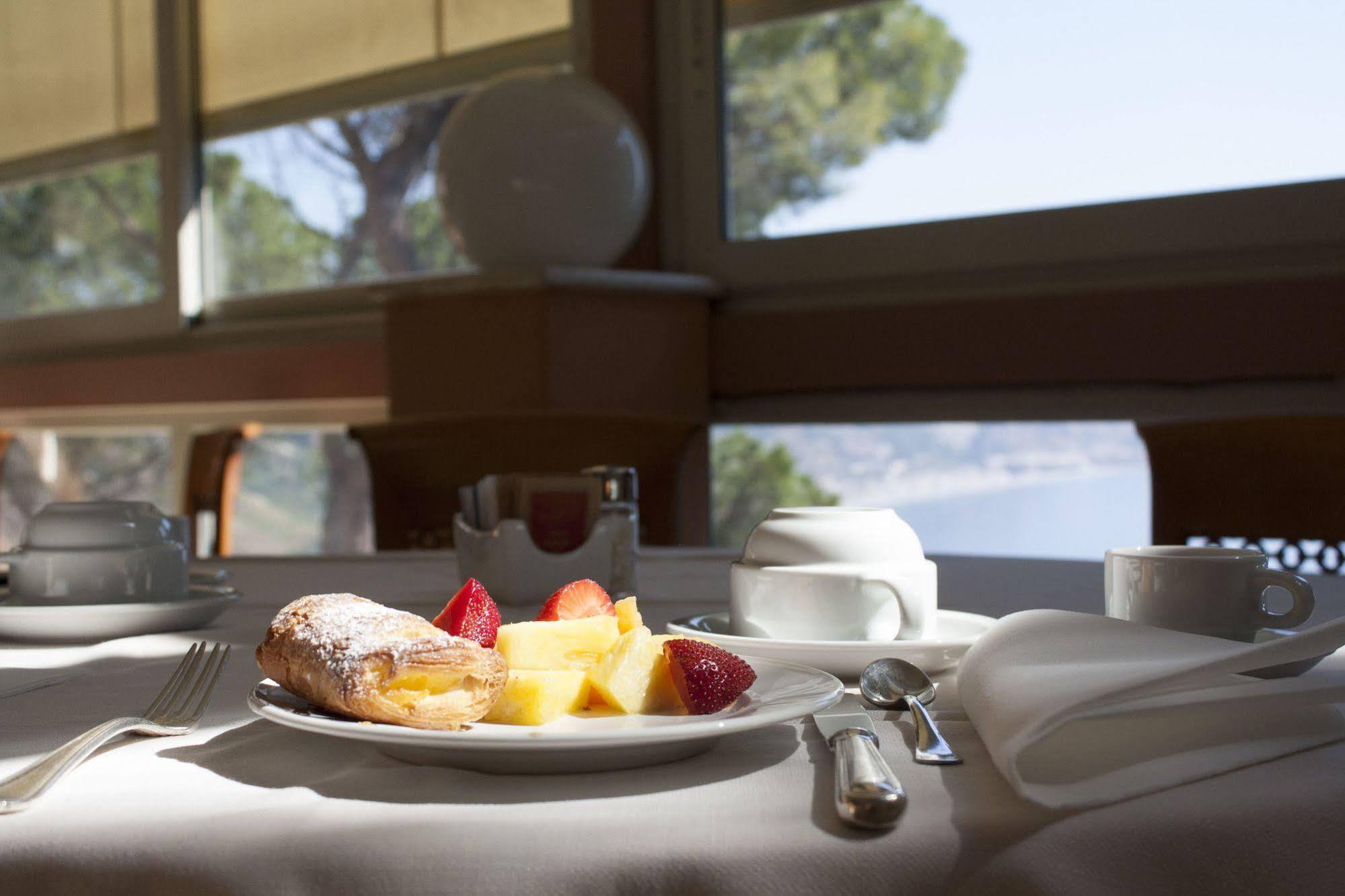Grand Miramare Hotell 4*