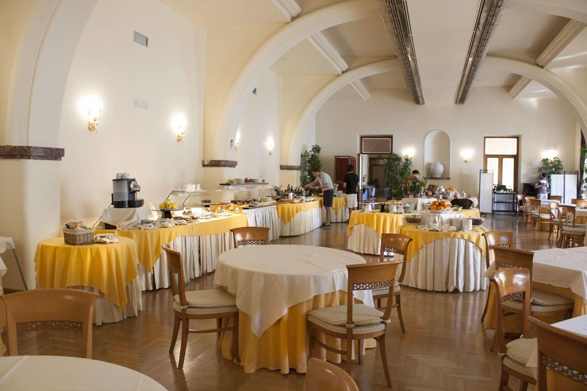 Grand Miramare Hotell